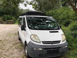 Weiß Gebraucht 2005 Opel Vivaro Van | 5.500 €
