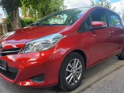 Rot Gebraucht 2014 Toyota Yaris Edition Limousine | 8.900 € (Fairer Preis)