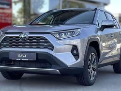 Lichtsilber metallic Gebraucht 2024 Toyota RAV4 Hybrid Team SUV | 43.990 € (Fairer Preis)