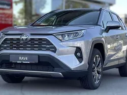 Lichtsilber metallic Gebraucht 2024 Toyota RAV4 Hybrid Team SUV | 43.990 € (Etwas zu teuer)