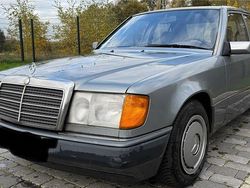 Blau Gebraucht 1992 Mercedes E230 Limousine | 4.990 €