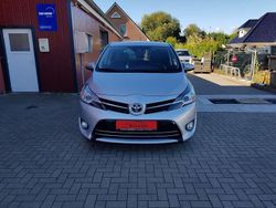 Silber Gebraucht 2017 Toyota Verso Executive Van / Kleinbus | 16.950 € (Fairer Preis)