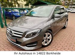 Grau Gebraucht 2017 Mercedes B220 Van / Kleinbus | 14.990 € (Fairer Preis)