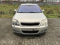Grau Gebraucht 2005 Opel Signum Kleinwagen | 1.500 € (Fairer Preis)