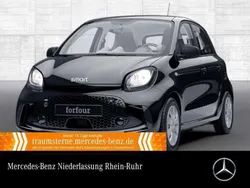 Schwarz Gebraucht 2022 Smart ForFour Electric Drive Limousine | 8.890 € (Fairer Preis)