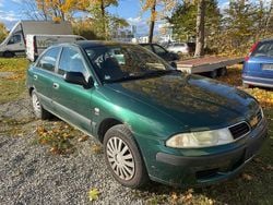 Grün Gebraucht 2000 Mitsubishi Carisma Limousine | 300 € (Superpreis)