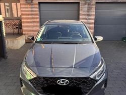 Grau Gebraucht 2021 Hyundai i20 Edition 30+ Kleinwagen | 16.000 € (Fairer Preis)