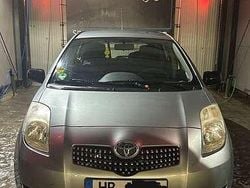 Grau Gebraucht 2007 Toyota Yaris Cool Kleinwagen | 2.000 € (Guter Preis)