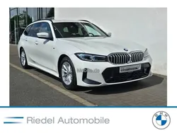 Weiß Gebraucht 2024 BMW 320 M Sport Kombi | 42.690 € (Fairer Preis)