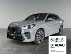 Grau Neu 2024 BMW iX2 M Sport SUV | 60.990 € (Etwas zu teuer)