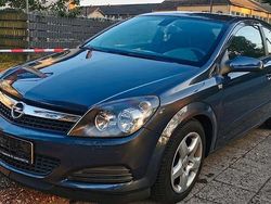Grau Gebraucht 2008 Opel Vectra GTS Kombi | 1.999 €