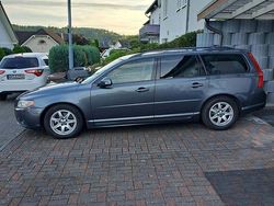 Grau Gebraucht 2008 Volvo V70 Momentum Kombi | 5.300 €