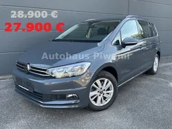 Uranograu Gebraucht 2022 VW Touran Active Van / Kleinbus | 27.900 € (Guter Preis)