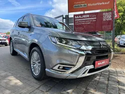 Grau Gebraucht 2019 Mitsubishi Outlander P-HEV SUV | 19.500 € (Fairer Preis)