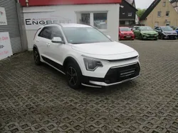 Weiß Gebraucht 2023 Kia Niro Vision SUV | 27.990 € (Guter Preis)
