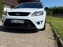 Weiß Gebraucht 2008 Ford Focus ST Limousine | 8.990 € (Teuer)