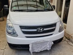 Weiß Gebraucht 2010 Hyundai H-1 Van / Kleinbus | 8.500 € (Fairer Preis)