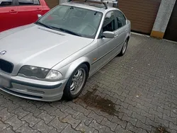 Silber Gebraucht 1999 BMW 323 Limousine | 2.400 € (Guter Preis)