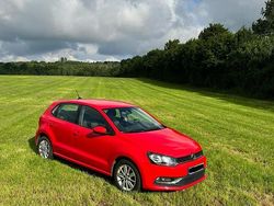Rot Gebraucht 2015 VW Polo Comfortline Kleinwagen | 9.500 € (Teuer)