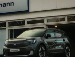 Grau Neu 2025 Ford Explorer Premium SUV | 57.900 €