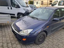 Blau Gebraucht 1999 Ford Focus Ghia Kombi | 700 € (Guter Preis)