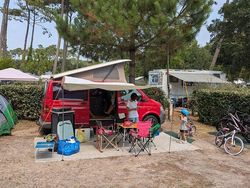 Rot Gebraucht 2006 VW Caravelle Van / Kleinbus | 13.250 €