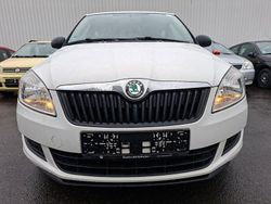 Weiß Gebraucht 2011 Skoda Fabia Cool Edition Kleinwagen | 1.999 € (Guter Preis)