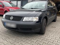 Schwarz Gebraucht 1999 VW Passat Kombi | 850 € (Guter Preis)