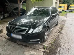 Schwarz Gebraucht 2012 Mercedes E250 Avantgarde Kombi | 8.900 €