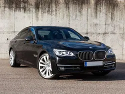 Schwarz Gebraucht 2013 BMW 750 Limousine | 19.800 € (Fairer Preis)