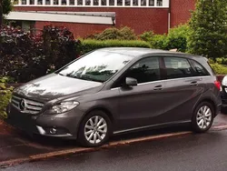 Grau Gebraucht 2013 Mercedes B200 Van / Kleinbus | 8.700 € (Guter Preis)