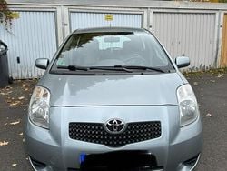 Grau Gebraucht 2006 Toyota Yaris Executive Kleinwagen | 4.000 € (Fairer Preis)