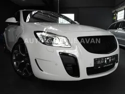 Weiß Gebraucht 2010 Opel Insignia OPC Limousine | 8.900 € (Fairer Preis)