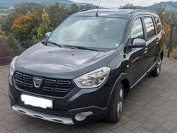 Grau Gebraucht 2019 Dacia Lodgy Stepway Van / Kleinbus | 11.399 € (Fairer Preis)