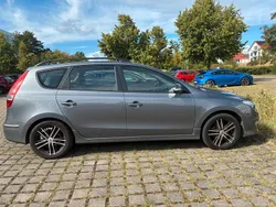 Grau Gebraucht 2012 Hyundai i30 Kombi | 3.700 € (Fairer Preis)