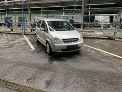 Silber Gebraucht 2005 Opel Meriva Van / Kleinbus | 1.900 € (Fairer Preis)