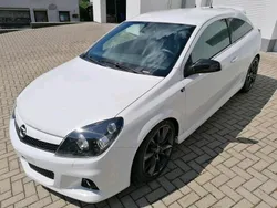Weiß Gebraucht 2008 Opel Astra GTC Edition Coupé | 12.950 €