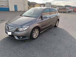 Grau Gebraucht 2013 Mercedes B180 Van / Kleinbus | 9.250 € (Teuer)