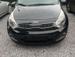 Schwarz Gebraucht 2014 Kia Rio DREAM-TEAM Edition Limousine | 5.400 € (Guter Preis)