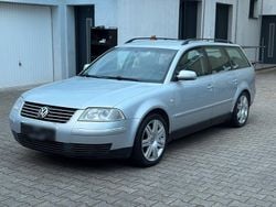 Silber Gebraucht 2000 VW Passat Kombi | 2.500 € (Fairer Preis)