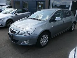 Grau Gebraucht 2010 Opel Astra Edition Limousine | 5.990 € (Fairer Preis)