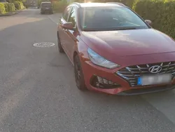 Rot Gebraucht 2022 Hyundai i30 Pure Kombi | 18.500 € (Fairer Preis)