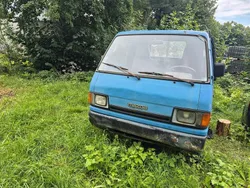 Blau Gebraucht 1988 Mazda E Series Van | 3.800 €