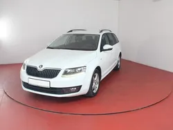 Weiß Gebraucht 2016 Skoda Octavia Ambition Kombi | 6.950 € (Superpreis)