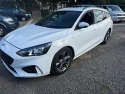 Weiß Gebraucht 2020 Ford Focus ST-Line Limousine | 11.000 € (Superpreis)