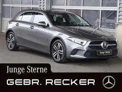 Grau Gebraucht 2023 Mercedes A200 Progressive Limousine | 29.740 € (Fairer Preis)