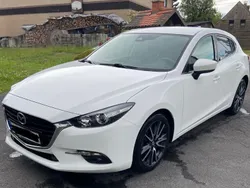 Weiß Gebraucht 2017 Mazda 3 Center-Line Limousine | 11.990 € (Guter Preis)