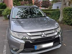 Silber Gebraucht 2017 Mitsubishi Outlander Edition SUV | 12.500 € (Superpreis)