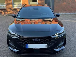 Schwarz Gebraucht 2024 Ford Focus ST-Line Kombi | 22.222 € (Fairer Preis)