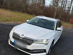 Weiß Gebraucht 2020 Skoda Superb LAURIN & KLEMENT Kombi | 25.000 € (Guter Preis)